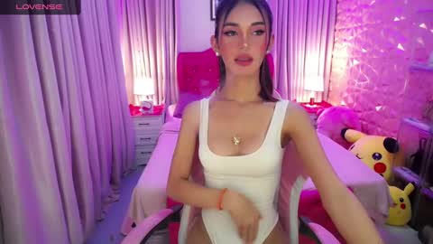 Snapshot of blue_aiveexx chatting on December 2024 07:49:02 AM aivee online show from December 2024 07:49:02 AM