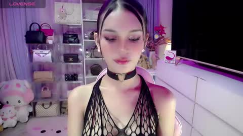 Snapshot of blue_aiveexx chatting on October 2025 06:23:02 AM aivee online show from October 2025 06:23:02 AM