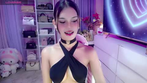 Snapshot of blue_aiveexx chatting on October 2025 05:17:02 AM aivee online show from October 2025 05:17:02 AM