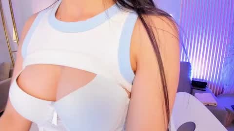 Snapshot of blue_angeel chatting on May 2026 03:51:02 PM blue_angeel online show from May 2026 03:51:02 PM