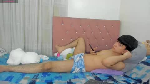 Snapshot of blue_baby20 chatting on October 2025 01:17:02 AM Blue online show from October 2025 01:17:02 AM