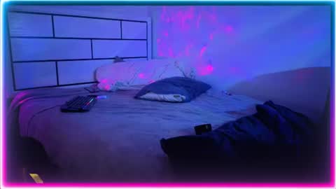 blue-eyed-foxxxxy online show from August 2026 05:40:01 AM