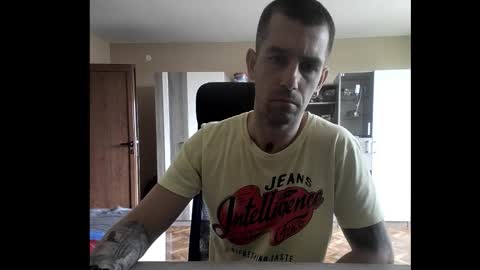 Runaway online show from October 2025 11:43:01 AM