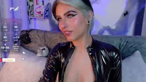 blue_kittenn online show from October 2025 04:51:02 AM