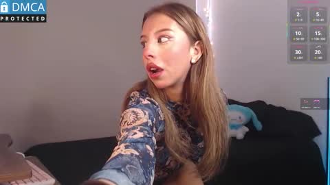 Snapshot of blue_nebula chatting on December 2025 04:14:02 PM Blue online show from December 2025 04:14:02 PM