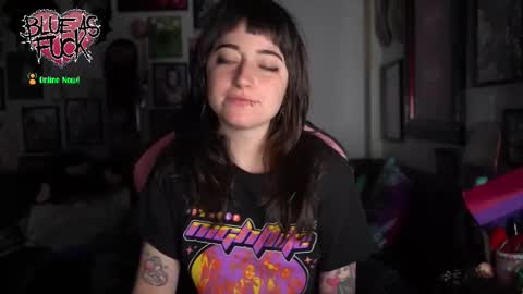 Blue online show from December 2025 01:22:02 AM