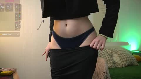 Snapshot of bluebeell chatting on December 2025 05:37:02 AM bluebeell online show from December 2025 05:37:02 AM