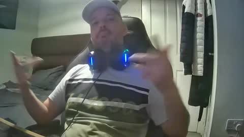 Snapshot of bluebirdflame1 chatting on December 2024 06:37:02 PM bluebirdflame1 online show from December 2024 06:37:02 PM