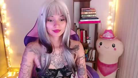 Snapshot of bluee_v chatting on November 2025 01:37:01 AM Im Abril .. Nice to meet you thumb up me please its important INDEPENDENT MODEL online show from November 2025 01:37:01 AM