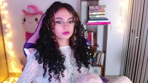 Snapshot of bluee_v chatting on February 2026 01:45:04 AM Im Abril .. Nice to meet you thumb up me please its important INDEPENDENT MODEL online show from February 2026 01:45:04 AM