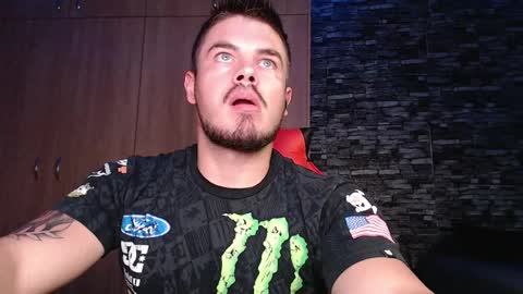 blueeyeboy0 online show from February 2025 05:04:02 PM