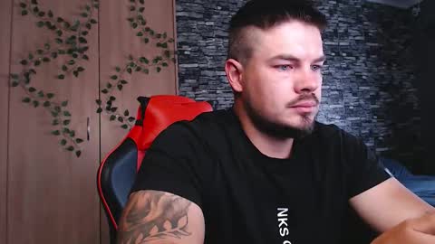 blueeyeboy0 online show from November 2025 11:53:02 AM