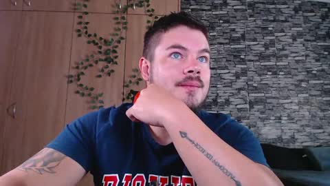 blueeyeboy0 online show from April 2026 07:53:01 AM