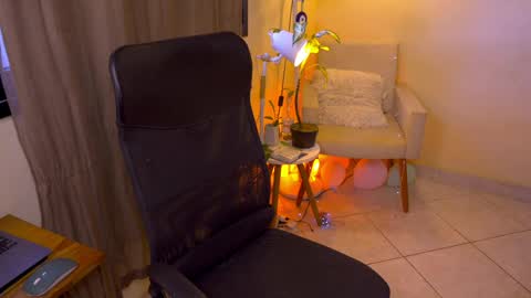 FLORAA online show from May 2026 01:49:02 PM