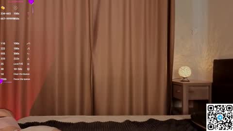 Snapshot of blushinbloom chatting on November 2025 06:24:02 AM Dolores online show from November 2025 06:24:02 AM