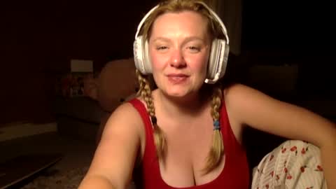 Snapshot of blushing_bonnie chatting on June 2026 07:44:01 AM blushing_bonnie online show from June 2026 07:44:01 AM