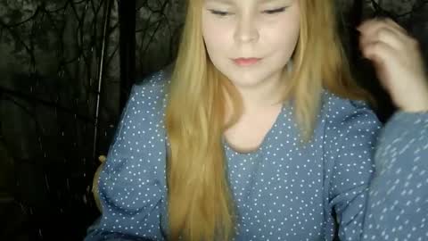 blushing_star online show from October 2025 04:37:01 PM