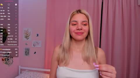 Chloe online show from September 2025 03:23:01 PM