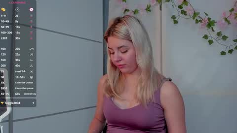 Chloe online show from September 2025 07:50:01 PM