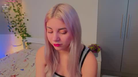 Chloe online show from November 2025 06:24:02 AM