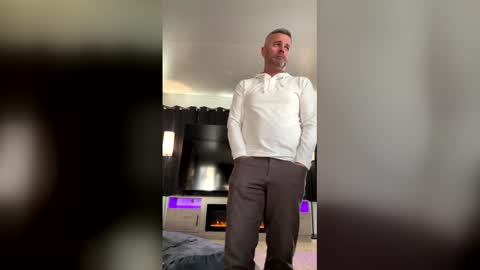 Snapshot of bmatt1903 chatting on January 2026 09:52:02 PM BMATT1903 online show from January 2026 09:52:02 PM