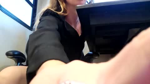 MamaMorgan online show from November 2025 12:46:01 AM