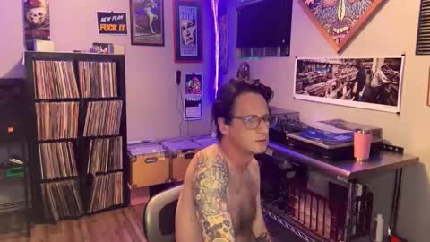 Snapshot of bnczuperzexy chatting on March 2026 05:44:01 AM ZuperZexyZounds online show from March 2026 05:44:01 AM