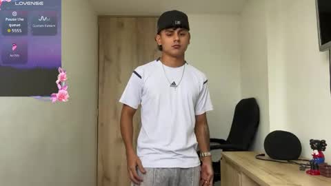 Bob  INDEPENDENT MODEL online show from April 2026 05:13:02 PM