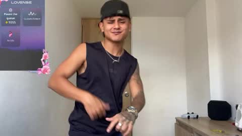 Bob  INDEPENDENT MODEL online show from April 2026 06:01:02 PM