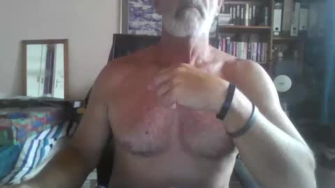 Snapshot of bobbgud chatting on December 2025 05:46:01 AM Bobbgud online show from December 2025 05:46:01 AM