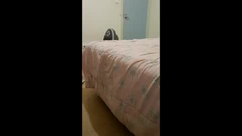 Snapshot of bobby_00x00 chatting on February 2026 01:13:02 AM bobby_00x00 online show from February 2026 01:13:02 AM