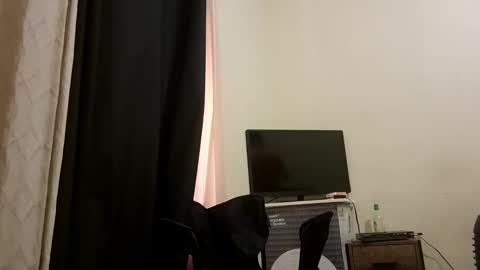 Snapshot of bobby_00x00 chatting on February 2026 06:34:01 AM bobby_00x00 online show from February 2026 06:34:01 AM