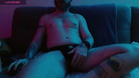 Snapshot of bobbyenglish69 chatting on September 2025 06:18:01 AM Bobby English online show from September 2025 06:18:01 AM