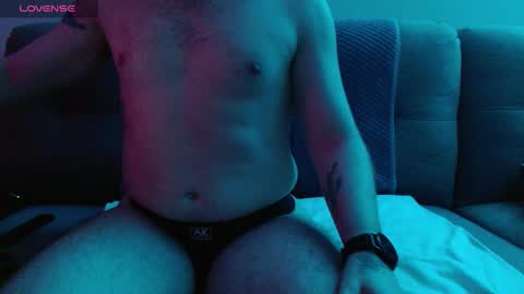 Snapshot of bobbyenglish69 chatting on October 2025 06:33:01 AM Bobby English online show from October 2025 06:33:01 AM