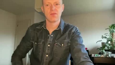 Snapshot of boegieboy76 chatting on January 2025 08:22:01 AM ask me online show from January 2025 08:22:01 AM