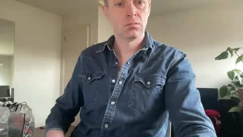 Snapshot of boegieboy76 chatting on February 2025 09:53:02 AM ask me online show from February 2025 09:53:02 AM