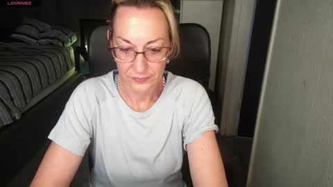 Ningifun couple online show from September 2025 03:46:01 PM