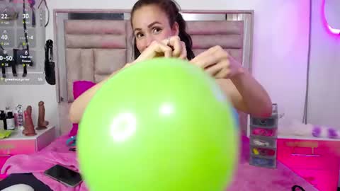Snapshot of bombom_lux chatting on June 2026 04:37:01 AM bombom_lux online show from June 2026 04:37:01 AM