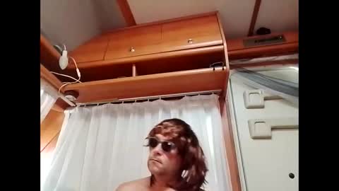 bombombum272 online show from April 2026 05:10:02 PM