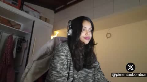 Snapshot of bombomepimenta chatting on September 2025 09:24:01 AM bombomepimenta online show from September 2025 09:24:01 AM