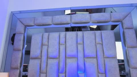 bonet_iris online show from April 2026 07:22:01 PM