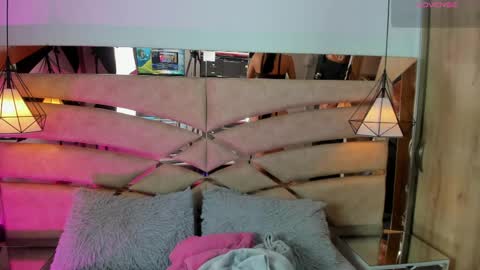 bonet_iris online show from May 2026 11:03:02 AM