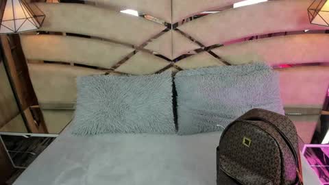 bonet_iris online show from May 2026 11:08:02 AM