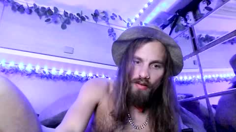 Snapshot of bonnie_and_clyde_11 chatting on November 2025 08:42:01 PM Bonnie and Clyde online show from November 2025 08:42:01 PM