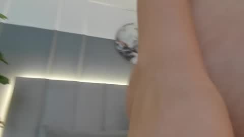 Snapshot of bonnie_bloom chatting on January 2025 02:56:01 AM Bonnie online show from January 2025 02:56:01 AM