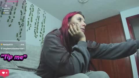 Bonnie Help me reach 500 likes online show from January 2025 01:10:01 AM