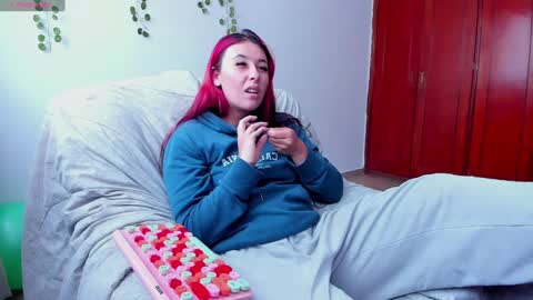 Bonnie Help me reach 500 likes online show from January 2025 05:32:01 PM