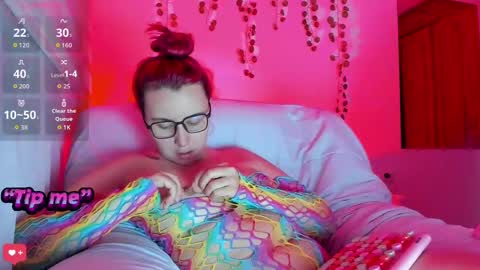 Bonnie Help me reach 500 likes online show from September 2025 12:10:01 AM