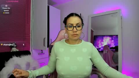 Snapshot of bonnie_ray40 chatting on March 2026 08:26:33 AM bonnie online show from March 2026 08:26:33 AM