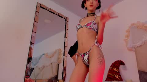 Snapshot of bonniecute_ chatting on December 2024 03:00:02 PM online show from December 2024 03:00:02 PM